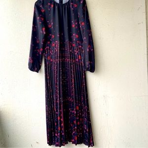 ☀️3/$30☀️ Gorgeous dramatic dress